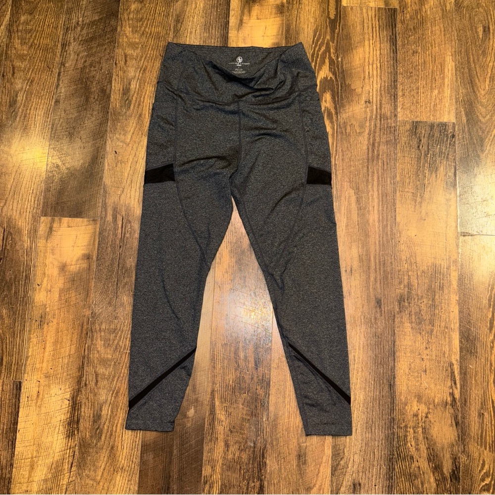 Adrienne Vittadini Gray and Black Leggings